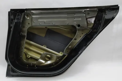 9 後部右ドア (金属) シール付き (損傷あり) Tesla モデル 3 1081440-E0-C