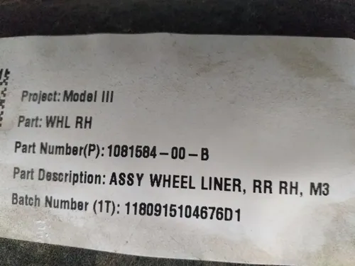 Vložka zadního pravého blatníku Tesla Model 3 1081584-00-D