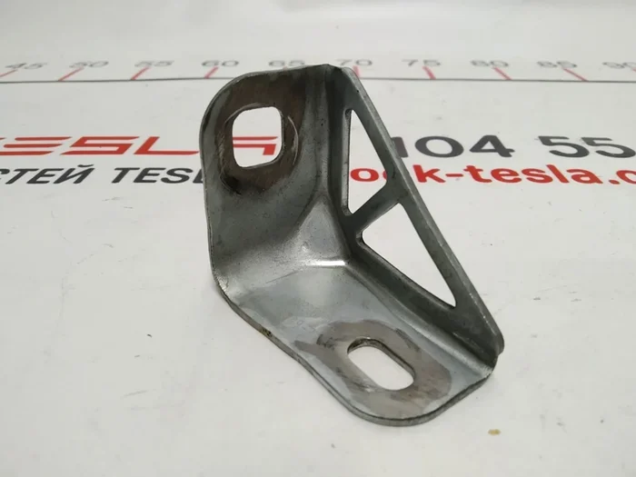 10 1082306-00-B Staffa per telaio cruscotto destro Tesla model 3 1508647-00-A