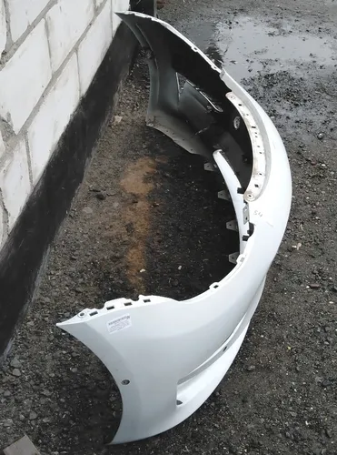 1 Paraurti anteriore BIANCO PERLA MULTI-COAT-PPSW completo di staffa. crepe. sensori di parcheggio, antiappannamento. fari e rivestimento del parafango (danneggiato) Tesla modello 3 1084168-S3-E