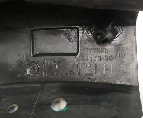 Främre vänster nedre stötfångarförstärkare Tesla modell 3 1084175-00-D