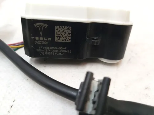 GEN3 充电口掀盖电机 Tesla Model 3, Model Y 1478840-00-A
