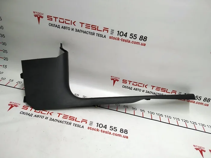 Listwa progowa przód prawa Tesla model 3 1086293-00-H