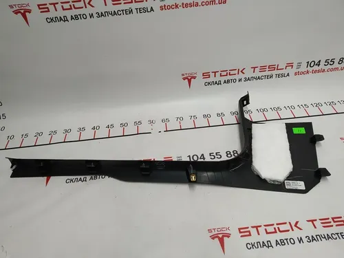 Listwa progowa przód prawa Tesla model 3 1086293-00-H