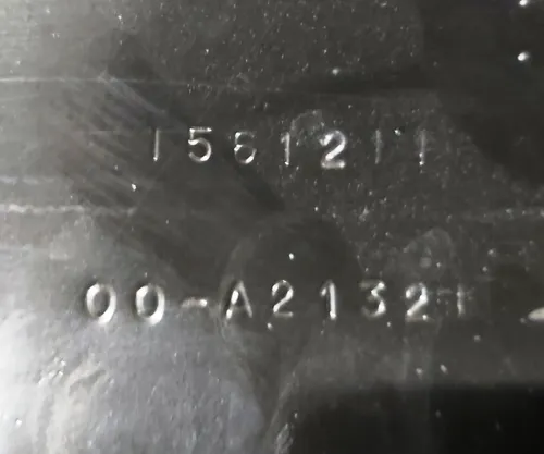 上部メイン バッテリ カバーの損傷 Tesla モデル 3 1088122-00-F