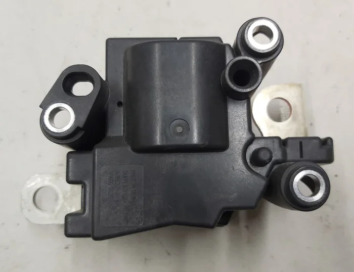 10 Контактор основної батареї у зборі Tesla model 3 model Y 1089334-00-J