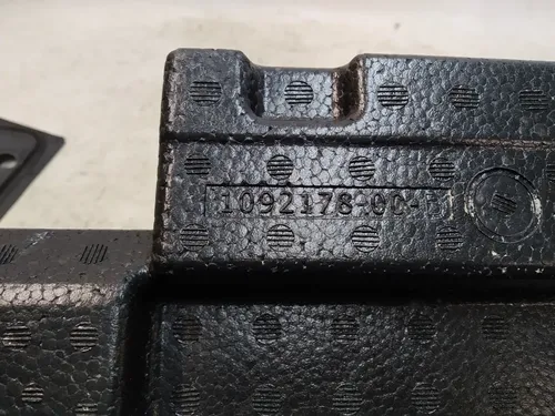 Tomrumsfyldningspanel (2. sæderække) gulvstøtte højre Tesla model X 1092178-00-B