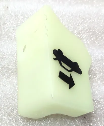 Pulsante per copertura serratura porta bagagliaio Tesla modello 3 1092308-00-E