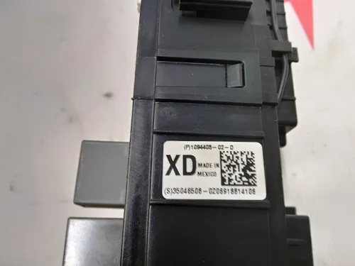 11 Sikringsboks EFUSE Tesla model X 1094405-02-F