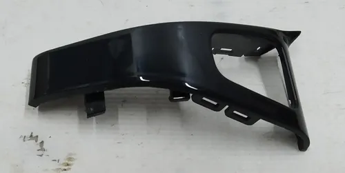 1 Декоративная накладка кнопки открытия двери задней левой (отломан фиксирующий усик) Tesla model 3 1090413-01-L