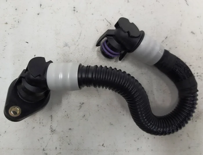 18 Патрубок охлаждения пентхауса впускной в сборе Tesla Model 3, Model Y 1095763-00-G