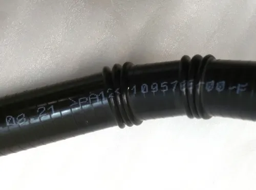 Патрубок охолодження пентхауса випускний Tesla model 3, model Y 1095766-00-F