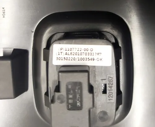 Панель замка подкапотного бокса с кнопкой в сборе NEW Tesla model 3 1095858-00-D