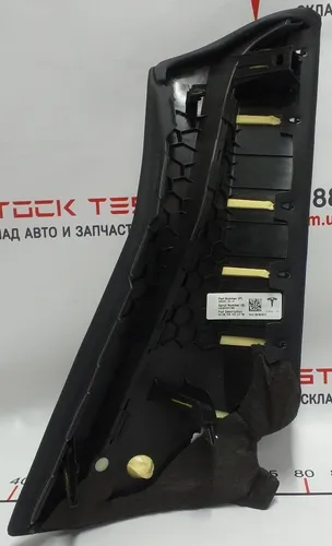 Poduszka siedziska 2. rząd lewy (PUR BLK) Tesla model 3 1096027-01-I