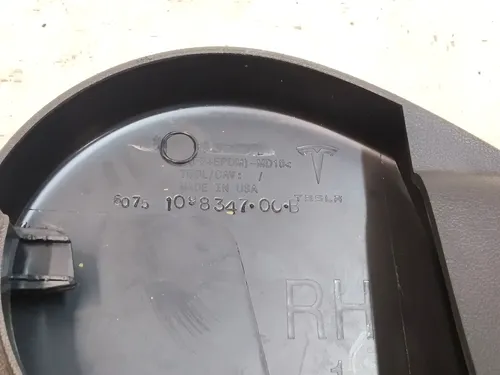 Copri sedile passeggero decorativo in basso a sinistra Tesla Model 3, Model Y 1557724-00-E