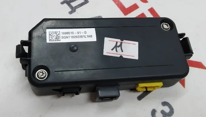 Řídicí jednotka sedadel spolujezdce Tesla Model 3, Model Y 1098515-91-D