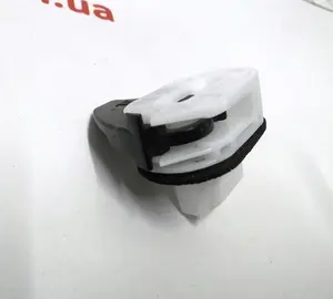 Trava (trava) do sofá da 2ª fila de assentos NIFCO 22431 Tesla Modelo 3, Modelo 3 Jan 2024 1099583-00-C