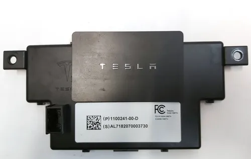 Kit bloc et clé électronique (carte) Tesla modèle 3, modèle Y 1100241-00-D