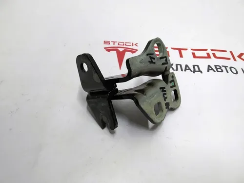 Петля двері передньої правої нижня PBSB Tesla model 3 1101036-00-F