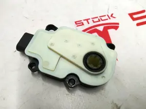 Modul de control al deschiderii grătarului de ventilație (radiator central) Tesla model S, model S REST 1007256-00-K