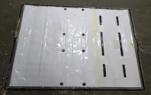 1 1106362-01-V Górny arkusz uszczelniający (miękki) głównego akumulatora Tesla model S 1028600-00-X