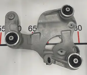 Nedre RWD klimaanlæg kompressor beslag Tesla model 3 1110711-00-B