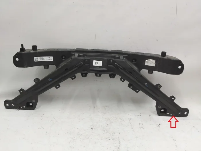 Pannello radiatore (plastica) Modello Tesla 3 danneggiato RWD 1110240-00-F