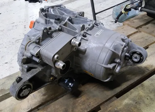 1 1120980-00-F MOSFET posteriore motore Tesla model 3 1120980-00-G. Il kit include parti con numeri di parte 1120980-00-D, 1109296-00-B, 1092145-00-C, 1096215-00-C, 1098216-00-B, 1109297-00-B, 1101758-00-A, 1108557 - 00-A, 1095348-00-C, 1095038-00-A, 1108