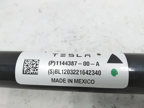 장착 브래킷(브래킷)과 함께 조립된 전면 스태빌라이저 28mm Tesla Model 3, 모델 Y 1144387-00-A