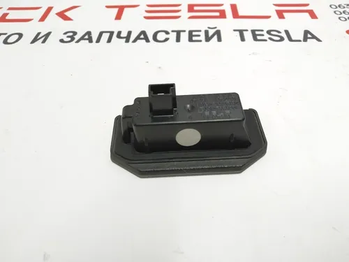 5 Ліхтар підсвічування заднього номера Tesla Model 3, Model 3 Jan 2024, Model Y 1449730-00-B 1713282-00-A