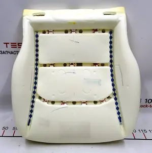 7 Pěnová výplň pro spodní část sedadla 1. řady Tesla Model 3, Model Y 1450866-00-G, 1108837-00-D