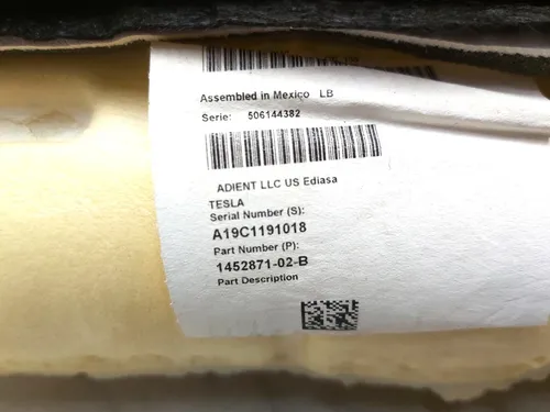 Abdeckung des unteren Teils des Fahrersitzes mit Heizung und Anwesenheitssensor WEISS Tesla Modell 3 7654322-02-F