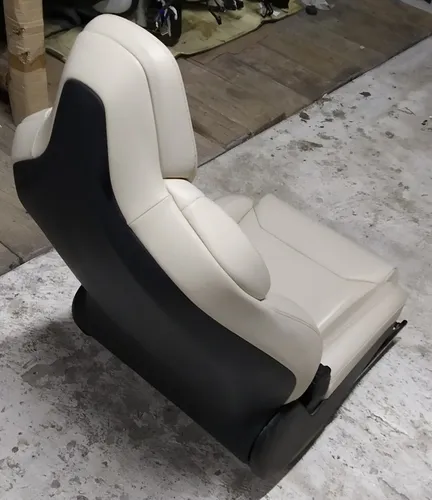 驾驶员座椅总成 PUR CRM Tesla X 型 9876527-03-A