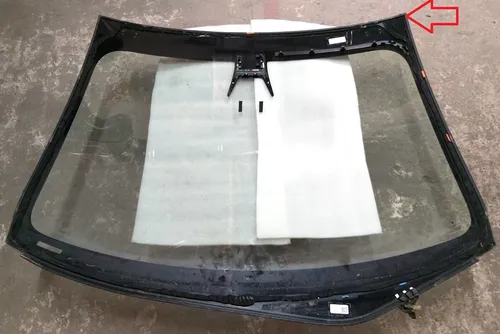 Vidro de lobo com danos menores ao Tesla Modelo 3 1466270-00-C
