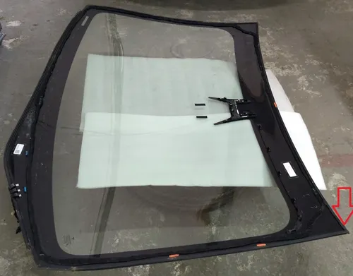 Vidro de lobo com danos menores ao Tesla Modelo 3 1466270-00-C