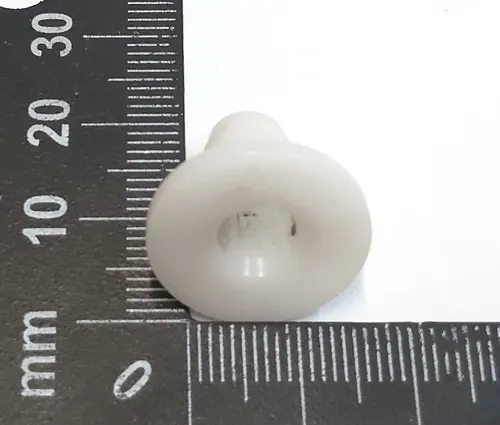 Hovedlygtefastgørelseshylster, plastik 9.8X0.85-6-POM Tesla Model 3, Model Y 1473202-00-A