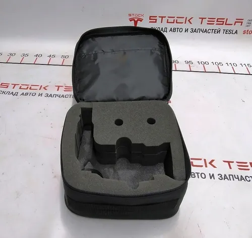 5 Borsa portaoggetti per gancio di traino Tesla Model X 1482424-00-A