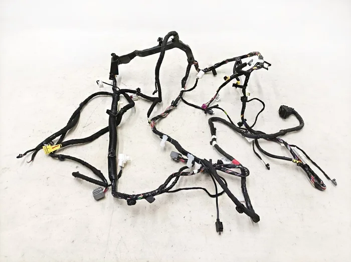 Elektroinstalace sdruženého přístroje (palubní deska) s poškozením Tesla model Y 1489040-04-E