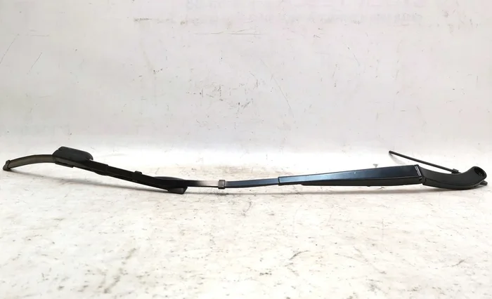 Right windshield wiper arm with line, brush and nozzle assembly with damage Tesla model Y 1490248-00-C