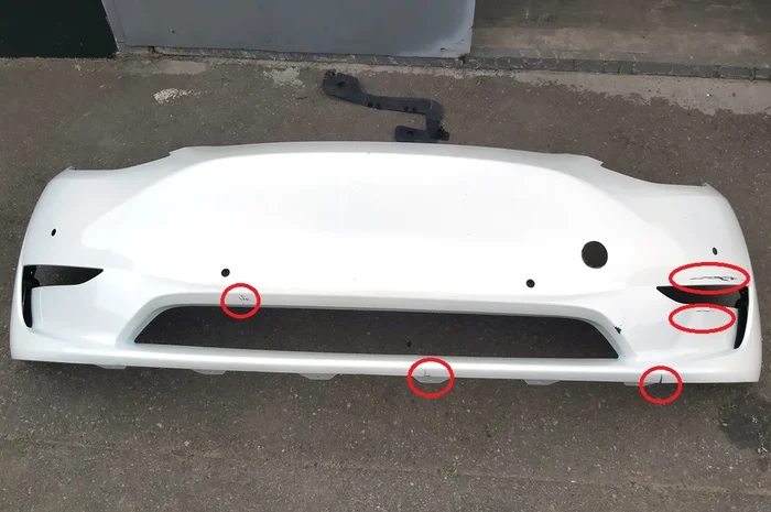 Zderzak przedni PPSW z uszkodzeniem Tesla model Y 1493736-S3-A