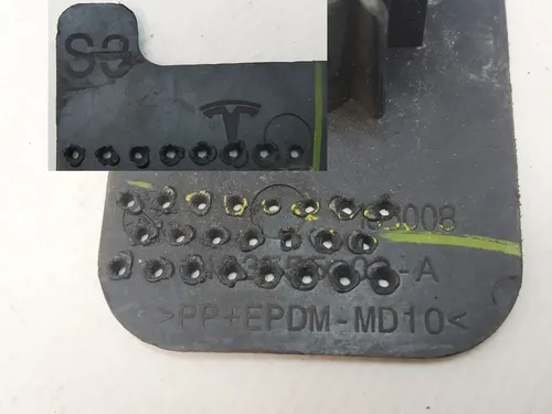 Staffa per il montaggio dei sensori di parcheggio sul paraurti anteriore S3 PA Tesla Model Y 1493755-00-A