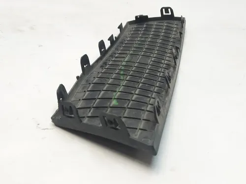 下部背面的扩散器的盖子（破裂的插头，孵化）特斯拉型Y 1494009-00-aa