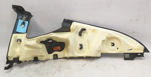 C-stolpe bältesdyna C vänster skadad Tesla modell Y 1494608-79-A