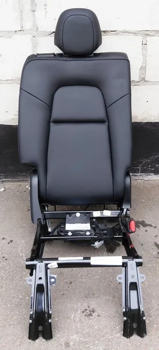 Sitzlehne 2. Reihe einzeln PUR BLK Montage mit mittlerer Kopfstütze Tesla Modell Y 3907892-01-A