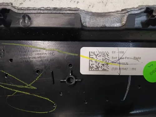 Rivestimento interno superiore scheda porta anteriore destra PREM NERO con danni Tesla modello Y 1497295-91-D