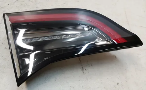 Vänster interiörlampa Global 4-stift Tesla Model 3, Model Y 1502088-00-B
