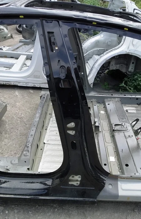 Pannello della carrozzeria, montaggio montante B destro (centrale) Tesla modello 3 1504888-S0-A
