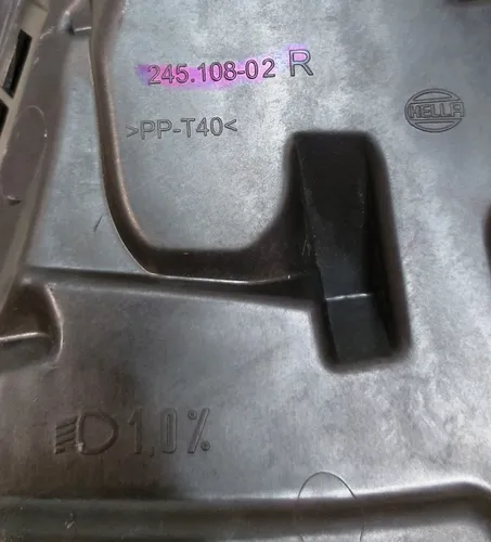 헤드라이트 메인 우측 UP LEVEL(USA) 손상, 작동하지 않음 Tesla Model 3, Model Y 1514953-00-C