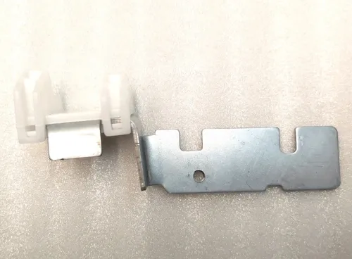 Upplyst garderobskrokfäste höger REV A Tesla modell Y 1515339-94-A