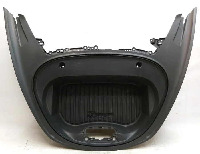 Box under huven (badkar) REST (2021) med skada Tesla Model 3 1526738-00-B